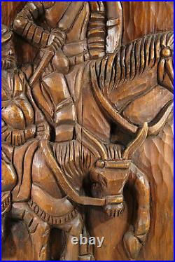 ANCIEN GRAND TABLEAU EN BOIS SCULPTE, Don Quichotte et Sancho Pansa, 71 cm