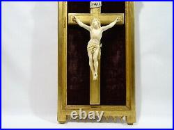 Ancien Christ Crucifix Religieux Cadre Bois Dore Sculpte Travail Os De Dieppe