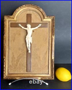 Ancien Jesus Christ sculpté Cadre Bois Doré époque Napoleon III Victorian 19ème