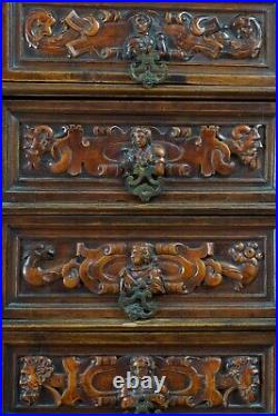 Ancien Meuble cabinet de voyage Renaissance mémento mori Italie bois sculpté