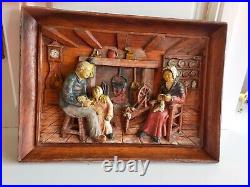 Ancien Tableau en bois sculpté en relief. Famille corse Veillée devant cheminée