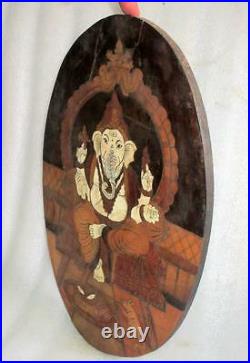 Ancien Vintage Bois Main Sculpté Et OS Travail Lord Ganesha Figurine Mural Penal