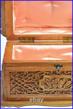 Ancien beau grand coffret à bijoux / boite à ouvrage bois sculpté appliqué 19e