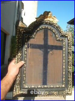 Ancien cadre en bois sculpté stuc doré dorure XVIII XIX ange angelot crucifix