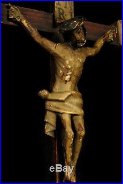 Ancien crucifix en bois sculpté vers 1800 / Christ XVIIIe Memento Mori Crane