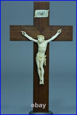 Ancien crucifix fin 19ème Bois Christ Corpus Christi sculpté