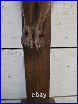 Ancien crucifix sculpté en bois de chêne 84cm de haut