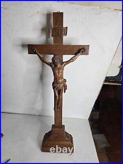 Ancien crucifix sculpté en bois de chêne 84cm de haut