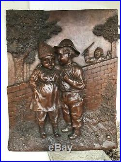 Ancien panneau en bois sculpté enfants époque 1900 foret noire old carved panel