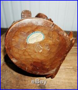 Ancien pot à tabac en bois sculpté, tête de chien au cigare, Forêt Noire, XIXe