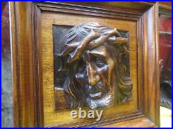 Ancien tableau en bois sculpté jesus christ en douleur encadré