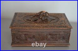 Ancienne Boite Coffret Forêt Noir Bois Sculpté Fleur Relief Velours Intérieur