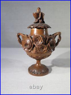 Ancienne Jolie Cassolette Vase En Bois Sculpte Roses Boite Foret Noire Suisse