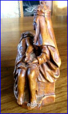 Ancienne Rare Pieta N. D de la pitié en bois plein finement sculpté Madone Christ