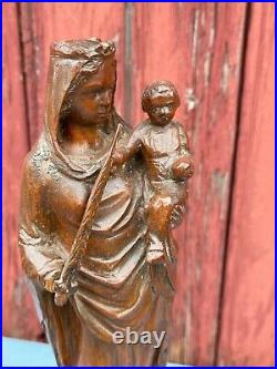 Ancienne Vierge A L'enfant Et A Lepee En Bois Sculpte