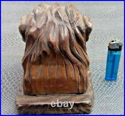 Ancienne boite à cigarettes lion en bois sculpté foret noir