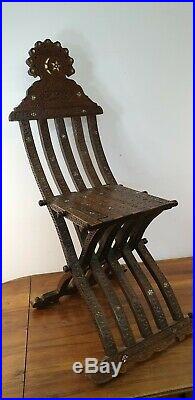 Ancienne chaise sculptée bois et nacre XIX e Syrie Islam orient 19 em pliable