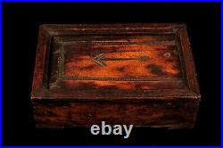 Ancienne et surprenante boite, coffret en bois sculpté vers 1800 / Art populaire