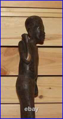 Ancienne figurine africaine en bois sculptée à la main