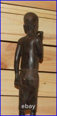 Ancienne figurine africaine en bois sculptée à la main