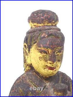 Ancienne figurine chinoise en bois sculpté représentant une femme
