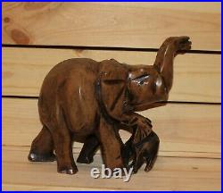 Ancienne figurine éléphant en bois sculpté à la main