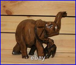 Ancienne figurine éléphant en bois sculpté à la main