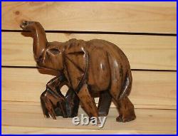 Ancienne figurine éléphant en bois sculpté à la main