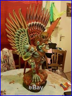 Ancienne grande statue, Garuda, bois sculpté polychrome, divinité, Indonésie