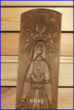 Ancienne plaque suspendue murale en bois sculptée à la main femme avec