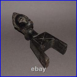 Ancienne poulie africaine en bois sculpté art africain