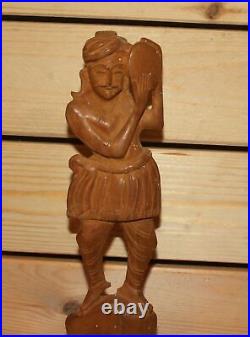 Ancienne statuette asiatique en bois sculpté à la main