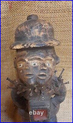 Ancienne statuette fetiche a clou Congo en bois sculpté H 27 cm 3 yeux vitrés