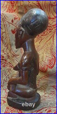 Ancienne statuette maternité africaine en bois sculpté H 19 cm yeux vitrés