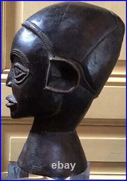 Ancienne tête bois sculpté afrique ethnique incrustations cuivre Splendide