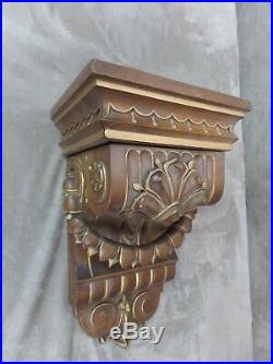 BELLE SELLETTE MURALE en bois sculpté, ancienne