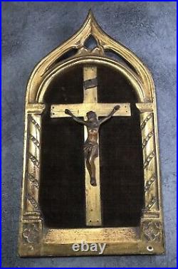 CADRE CRUCIFIX Ancien CHRIST Sur Croix Encadrement Bois Sculpté Doré 31 x 16,7Cm