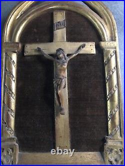 CADRE CRUCIFIX Ancien CHRIST Sur Croix Encadrement Bois Sculpté Doré 31 x 16,7Cm