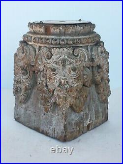 Chapiteau de colonne Ceylan ancien monté en lampe, bois sculpté