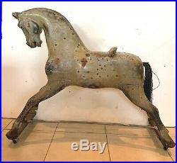 Cheval ancien en bois sculpté polychrome XX siècle