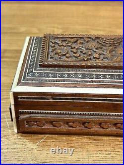 Coffret ancien, bois sculpté, marqueterie, décor éléphant, Indochine début XXème