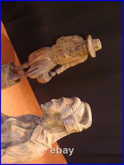 Couple breton sculpté en bois ancien