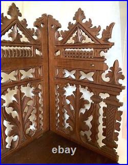 Etagère d'angle sculptée ancienne bois foncé, pliable, style gothique