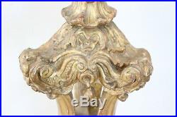 Grand candélabre ancien en bois sculpté doré à la feuille d'or Sec XVII