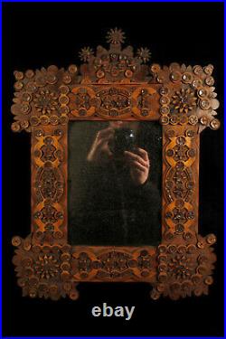 Merveilleux et ancien miroir en bois sculpté c. 1880 / Art Populaire mariage déco