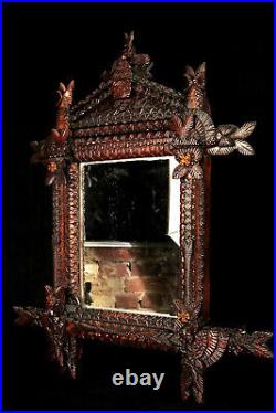 Merveilleux miroir ancien, art populaire en bois sculpté vers 1900 / Foret Noire