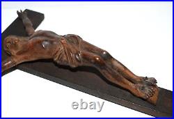 Objet religieux crucifix ancien christ en bois sculpté fin 19e siècle