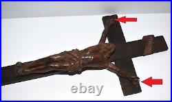 Objet religieux crucifix ancien christ en bois sculpté fin 19e siècle