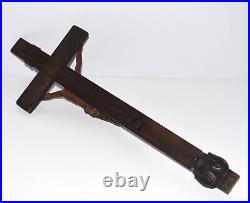 Objet religieux crucifix ancien christ en bois sculpté fin 19e siècle