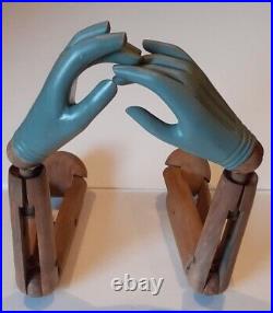Paire bras mannequin articulés ajustables gants bois sculpté ancien wooden arms